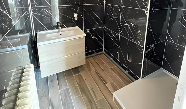 Pour votre projet de rénovation de salles de bains ou de cuisine à Vichy, faites confiance à Ambiance Céramique. Nous sommes votre partenaire privilégié en matière d’aménagement intérieur.